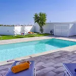 Arena By Vila
